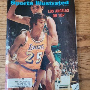 Vintage 1971 Sports Illustrated Los Angeles Lakers, Detroit Lions, Hockey
